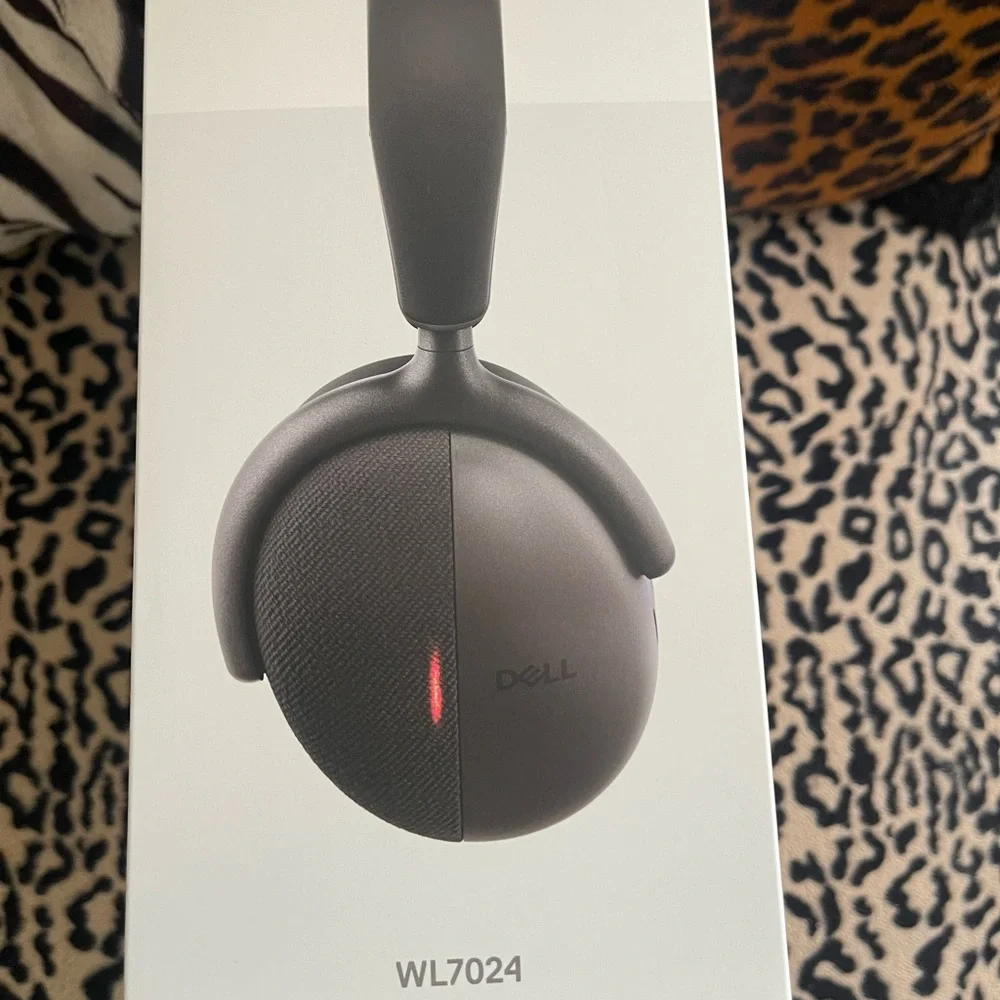 Dell Premier Wireless ANC Headset in Black